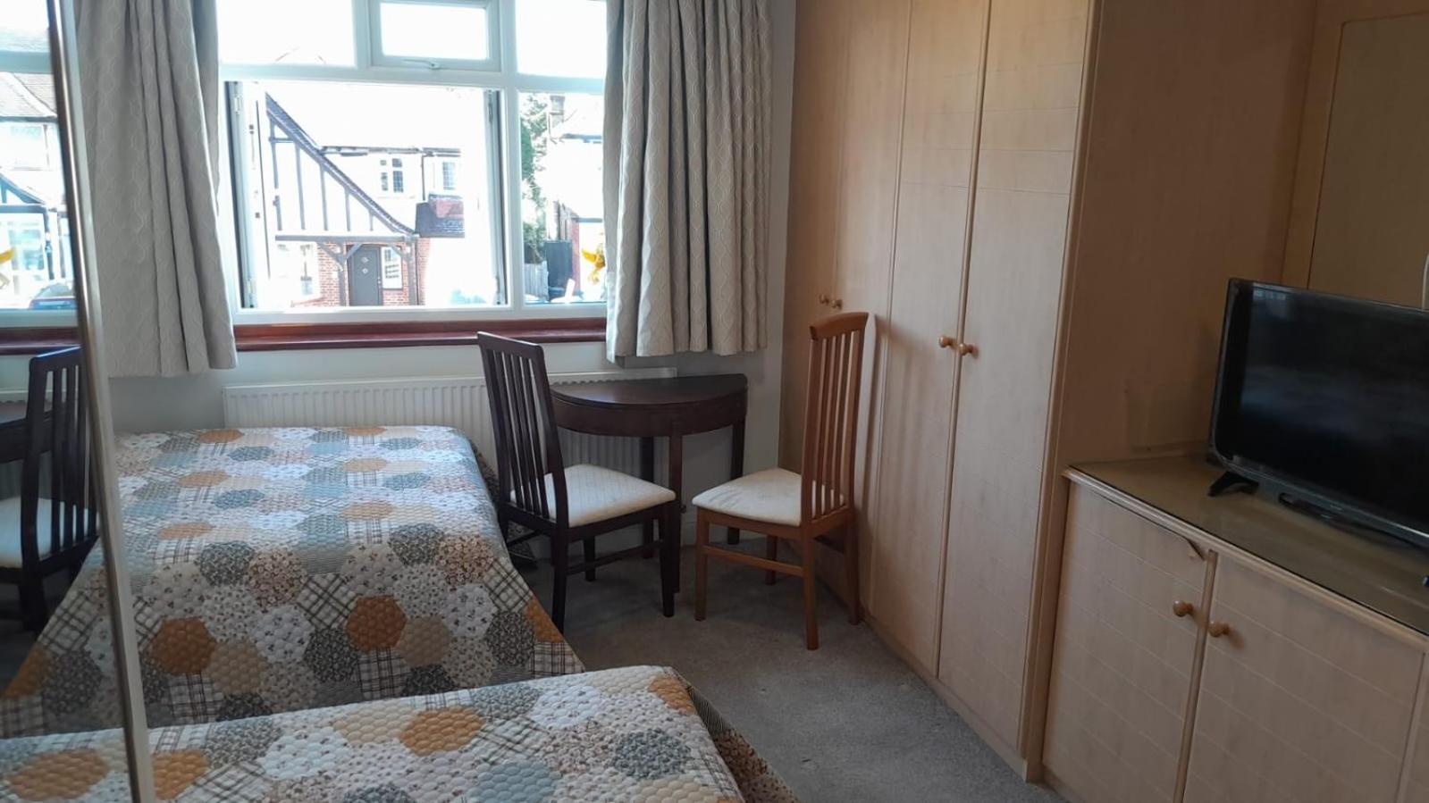 Edgware B&B Barnet Ngoại thất bức ảnh